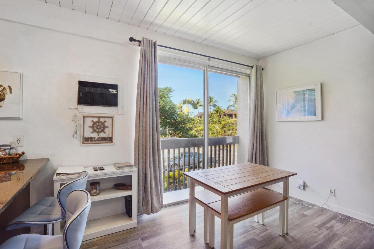 Airy Kailua-Kona Condo Less Than 1 Mi To Beach And Town Exterior photo